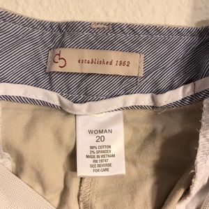 Dressbarn Khaki Capri